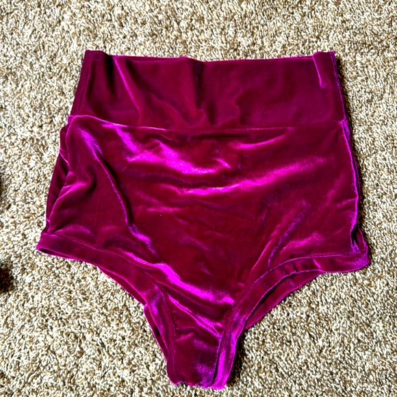 Pants - Velvet high waisted pole shorts